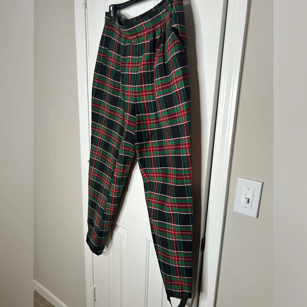 Vintage‎ 90s Red green and black plaid Stirrup Pants Karen Scott sz 12